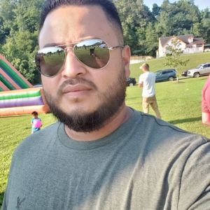 Meet your Posher, Carlos